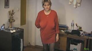 Kinky mature slut sucking cock and gets fisted