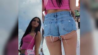 Sexy Candid Teen Cheeks