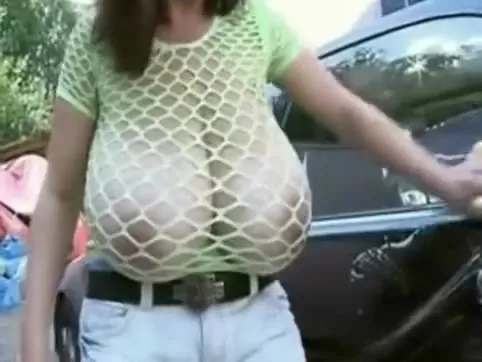 482px x 362px - Massive Tits Double as Car Wash Sponge - Shooshtime