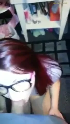 College Girl Gives a Blowjob for Fixing Her