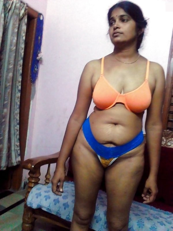 Indian Hot Mallu Wife Boobs Pics