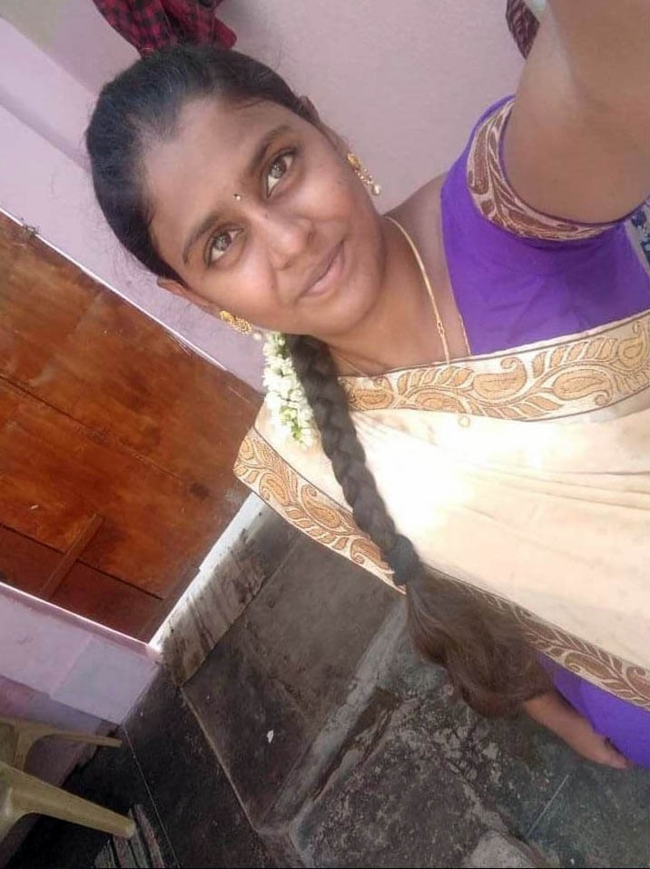 Tamil Sexy Married Wife Bathroom Selfie Pics
