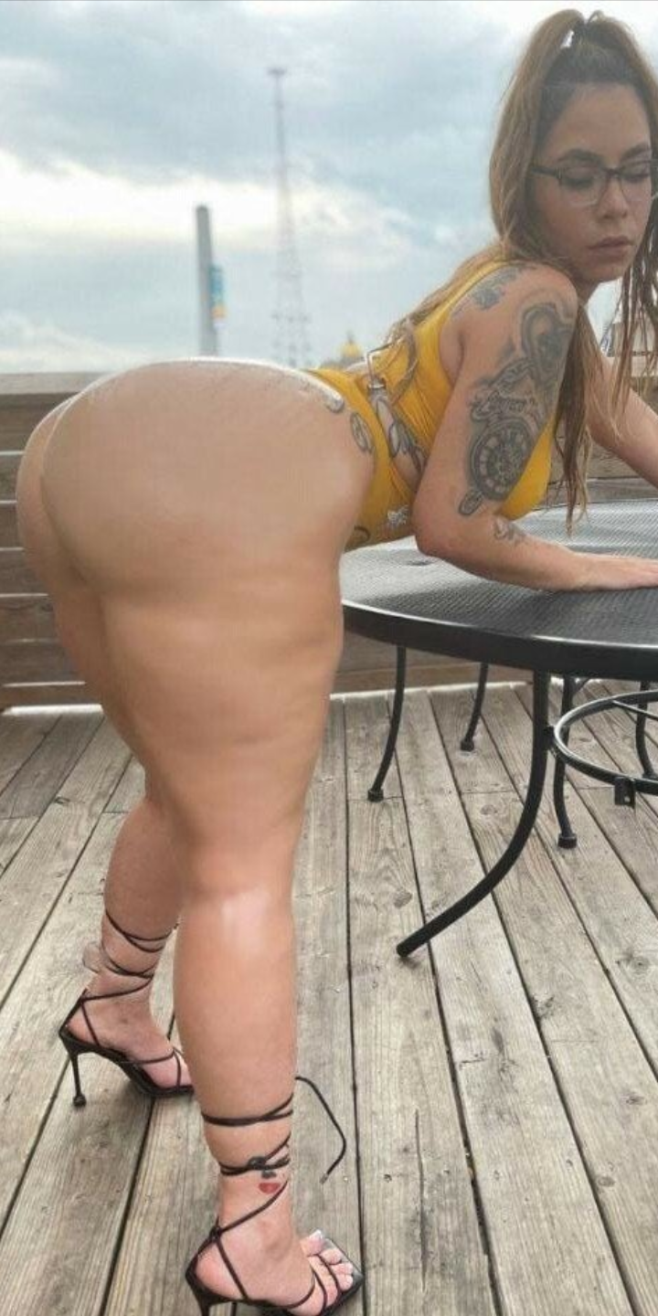 Latin Thick Booty 15