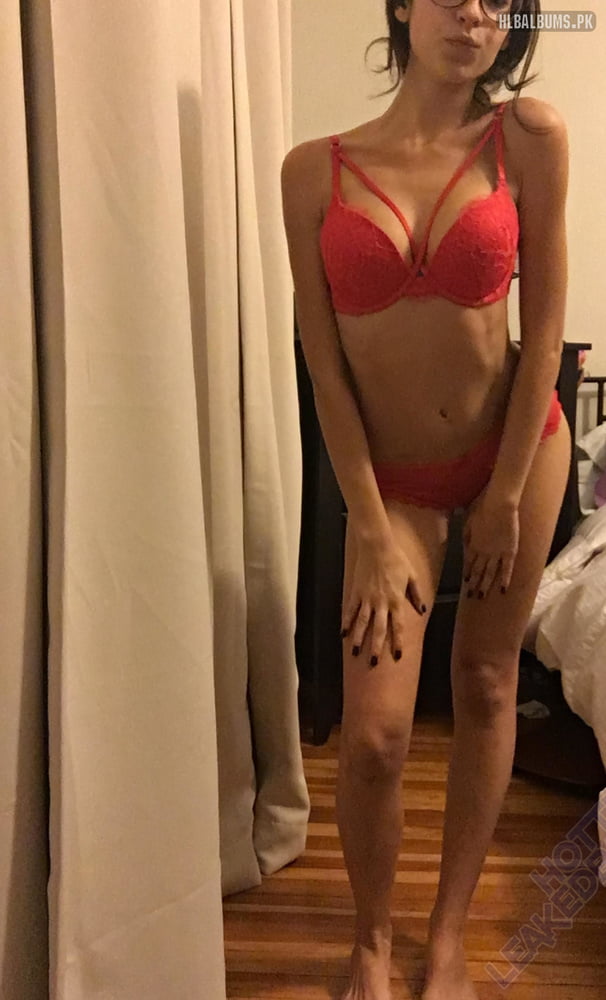 Sexy Ashley is sharing herself for you