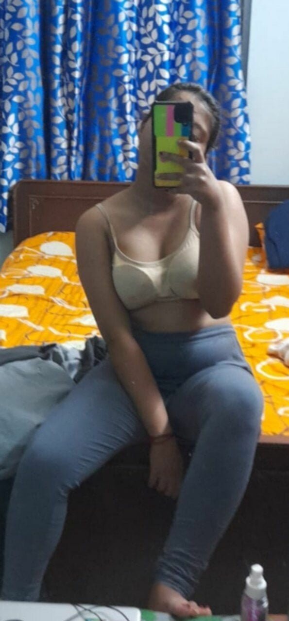 Indian cute girl leaked pic