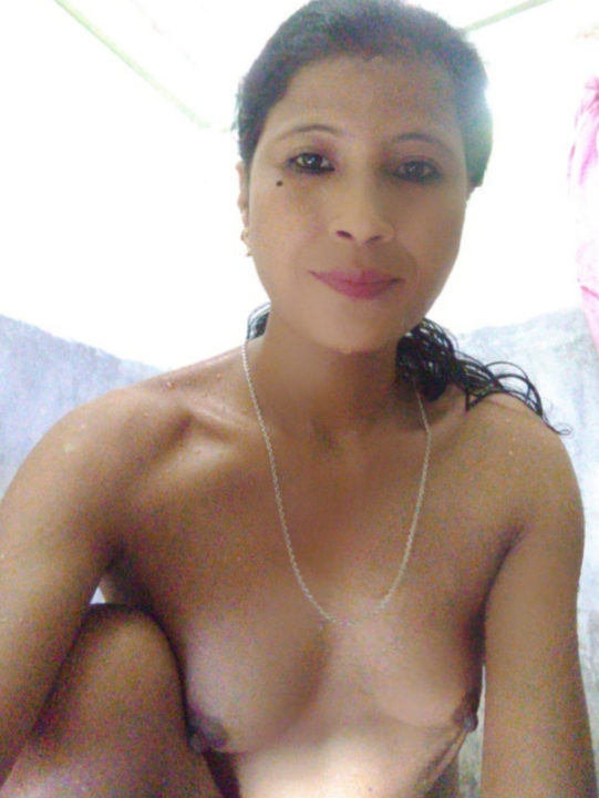 Beautiful Indian bhabi nude