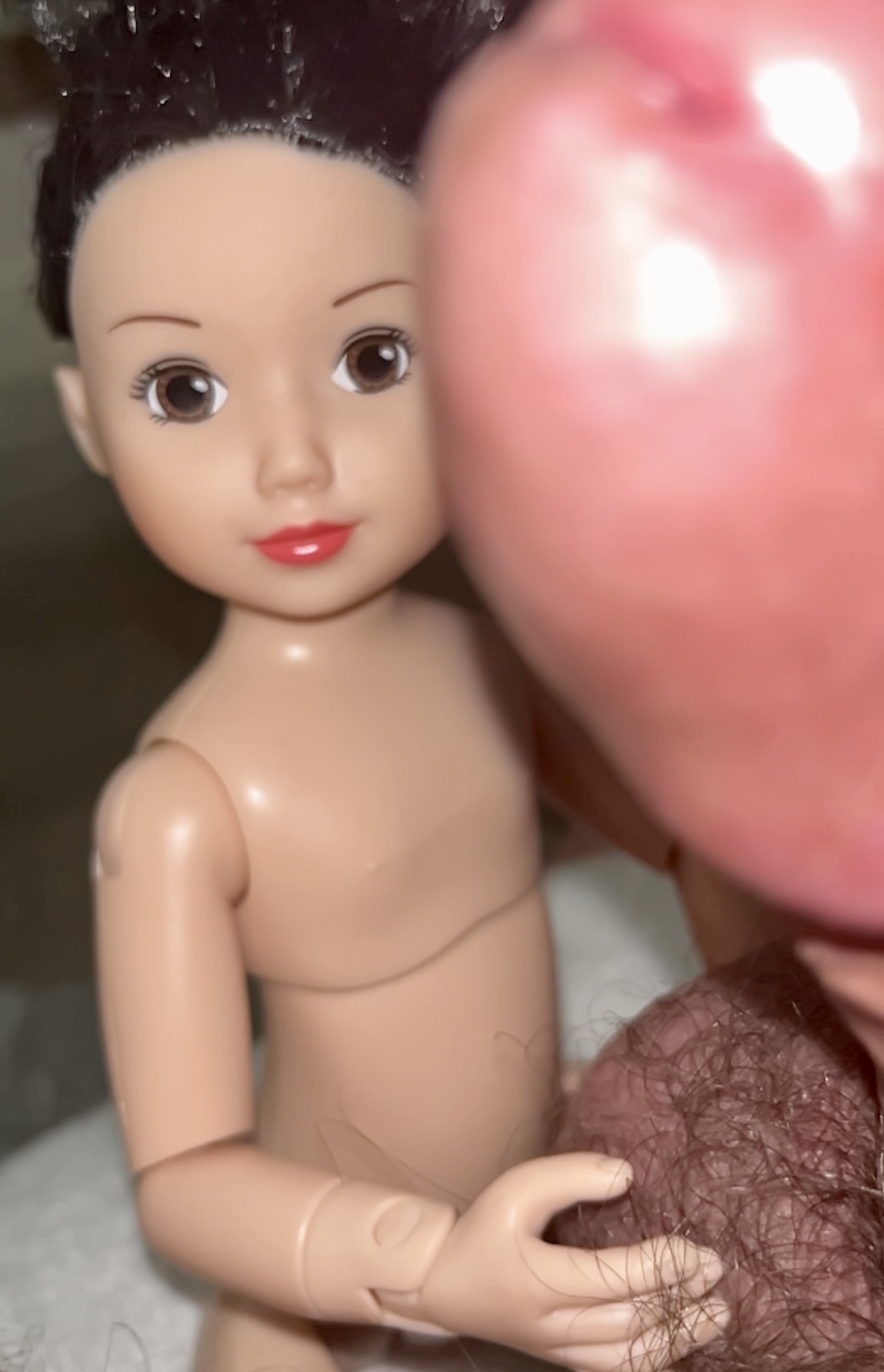 Disney’s Snow White doll playing sex and cumshot facial
