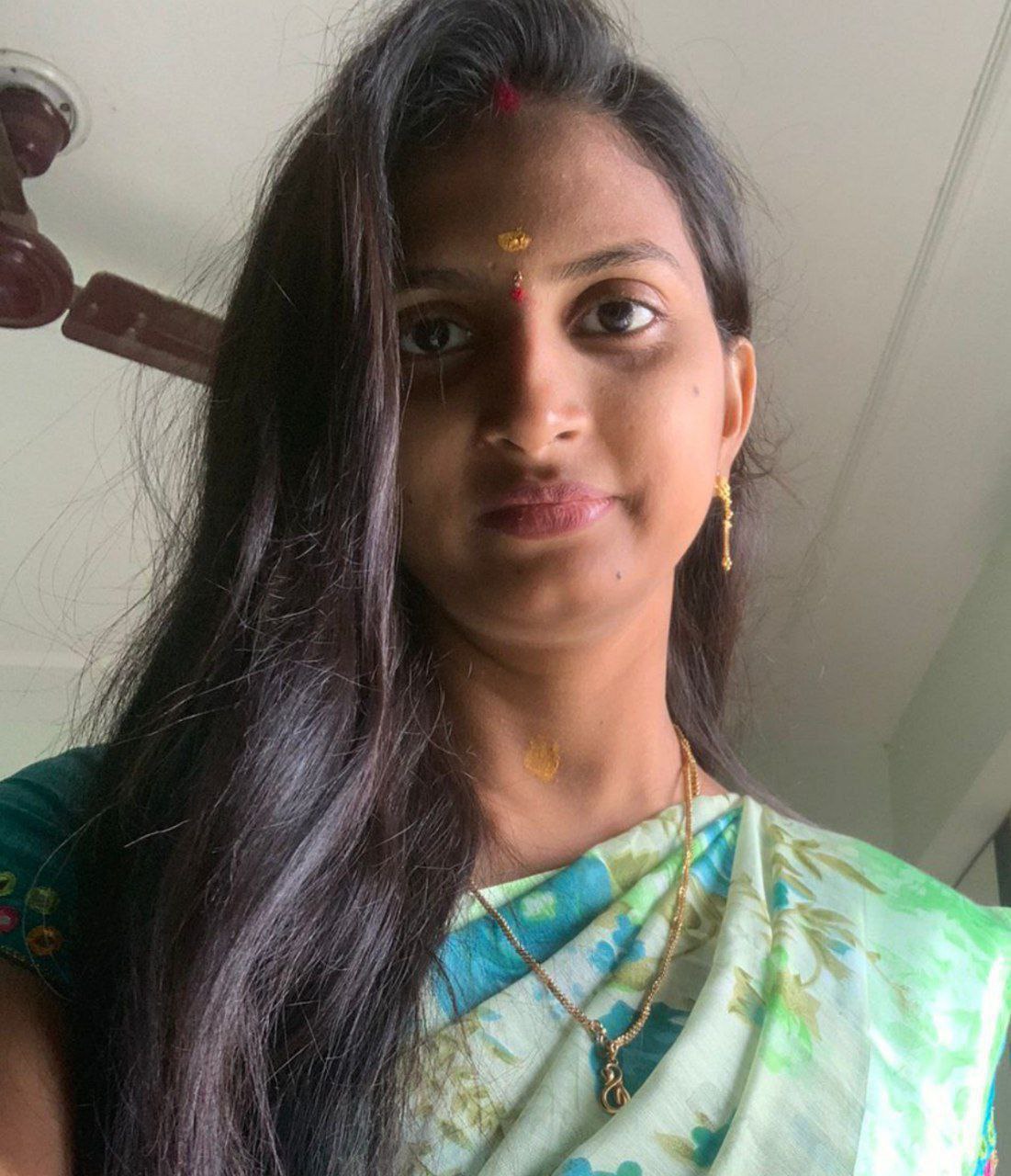 Indian Beautiful girl leaked pic old