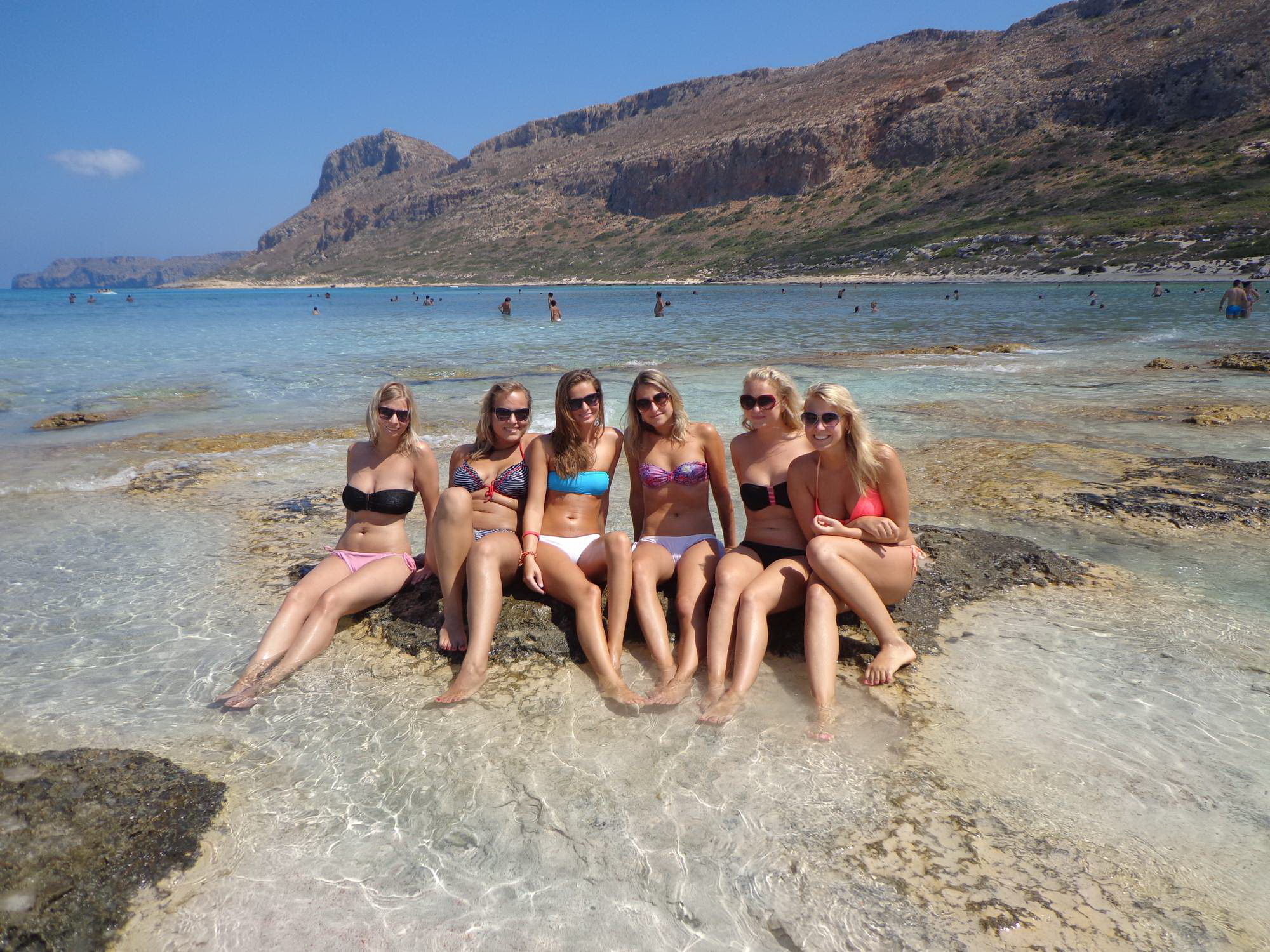 6 Pretty Bikini Teens On Vacation