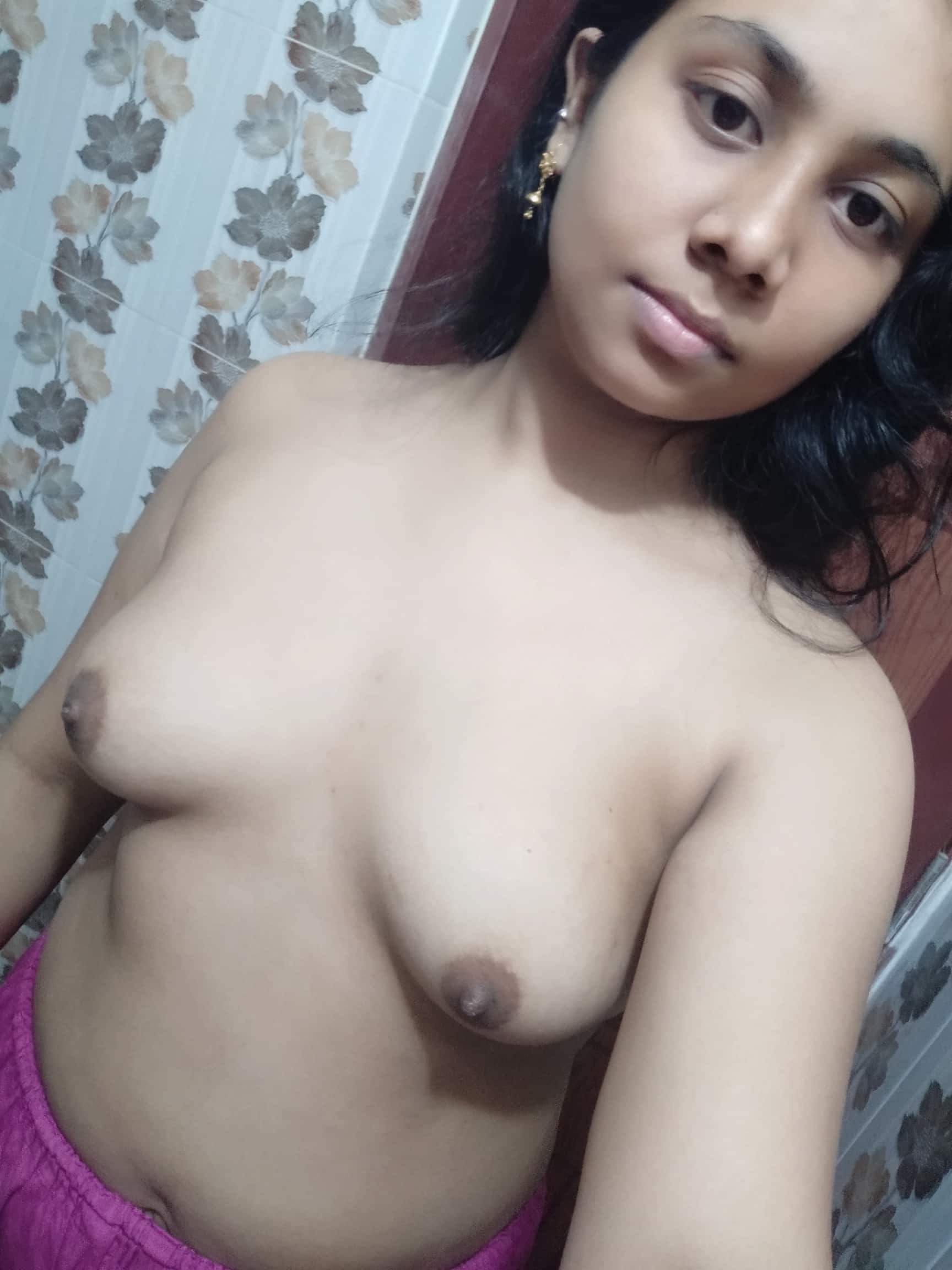 My sister Tinni's bath nude tits pic