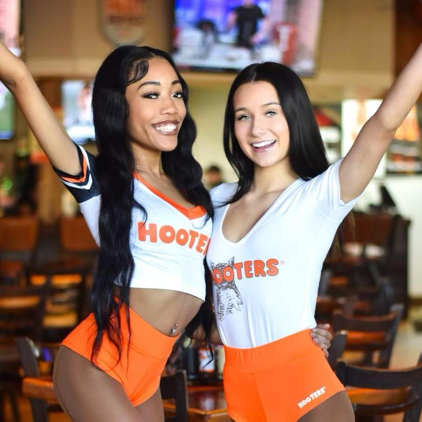 hooters girls