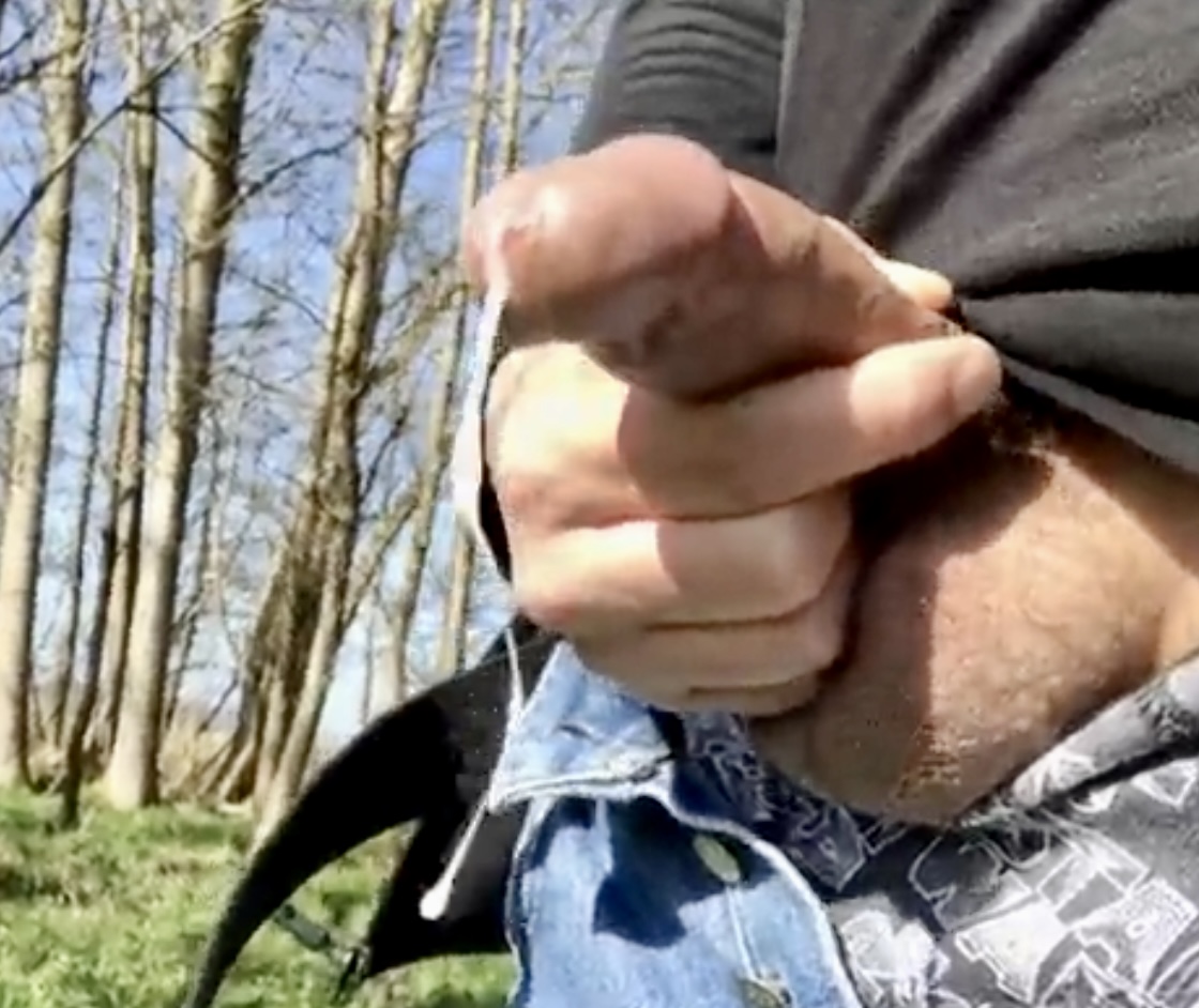 2021/2022 outdoor cumshots trying to flash my cock