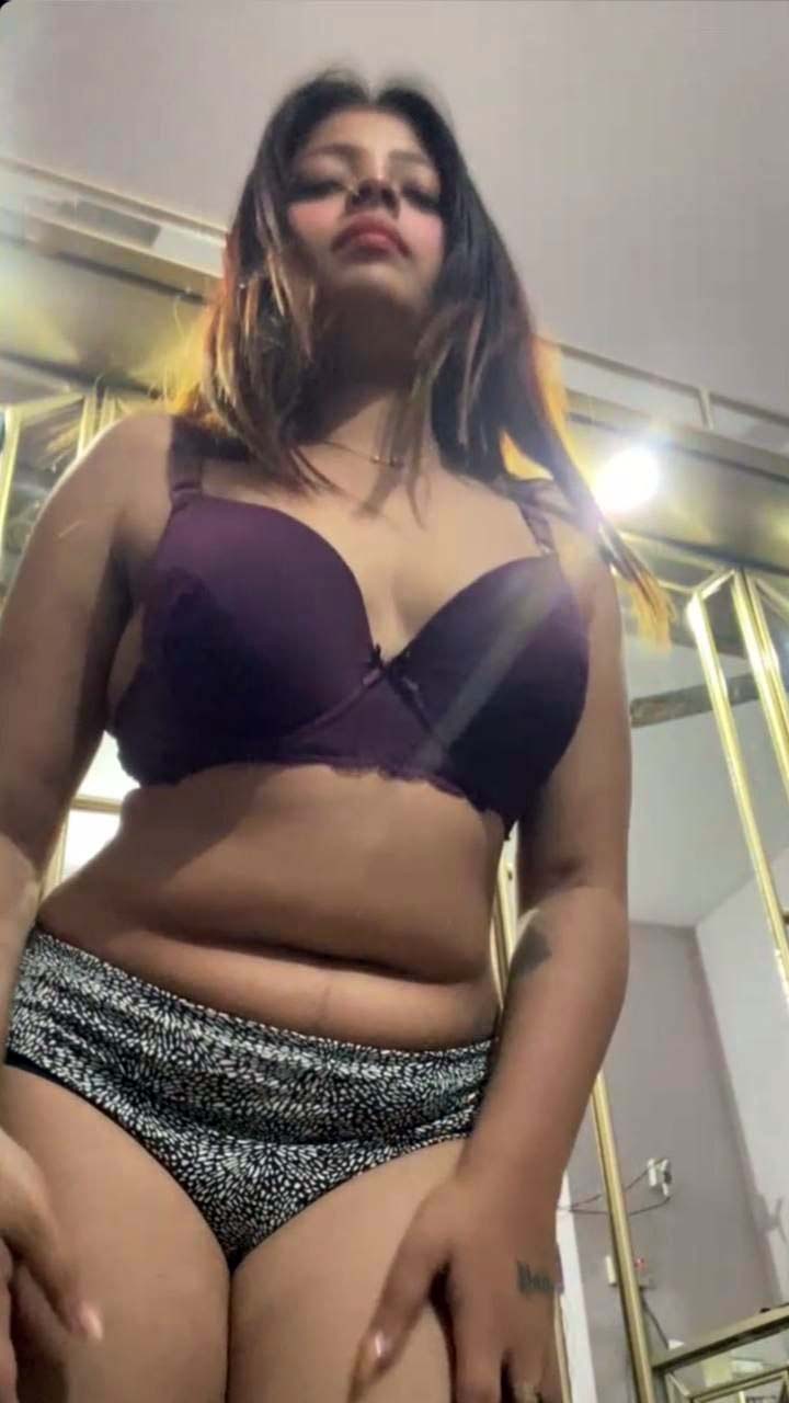 Indian Horny Desi Girl Boobs & Ass Nude Pics