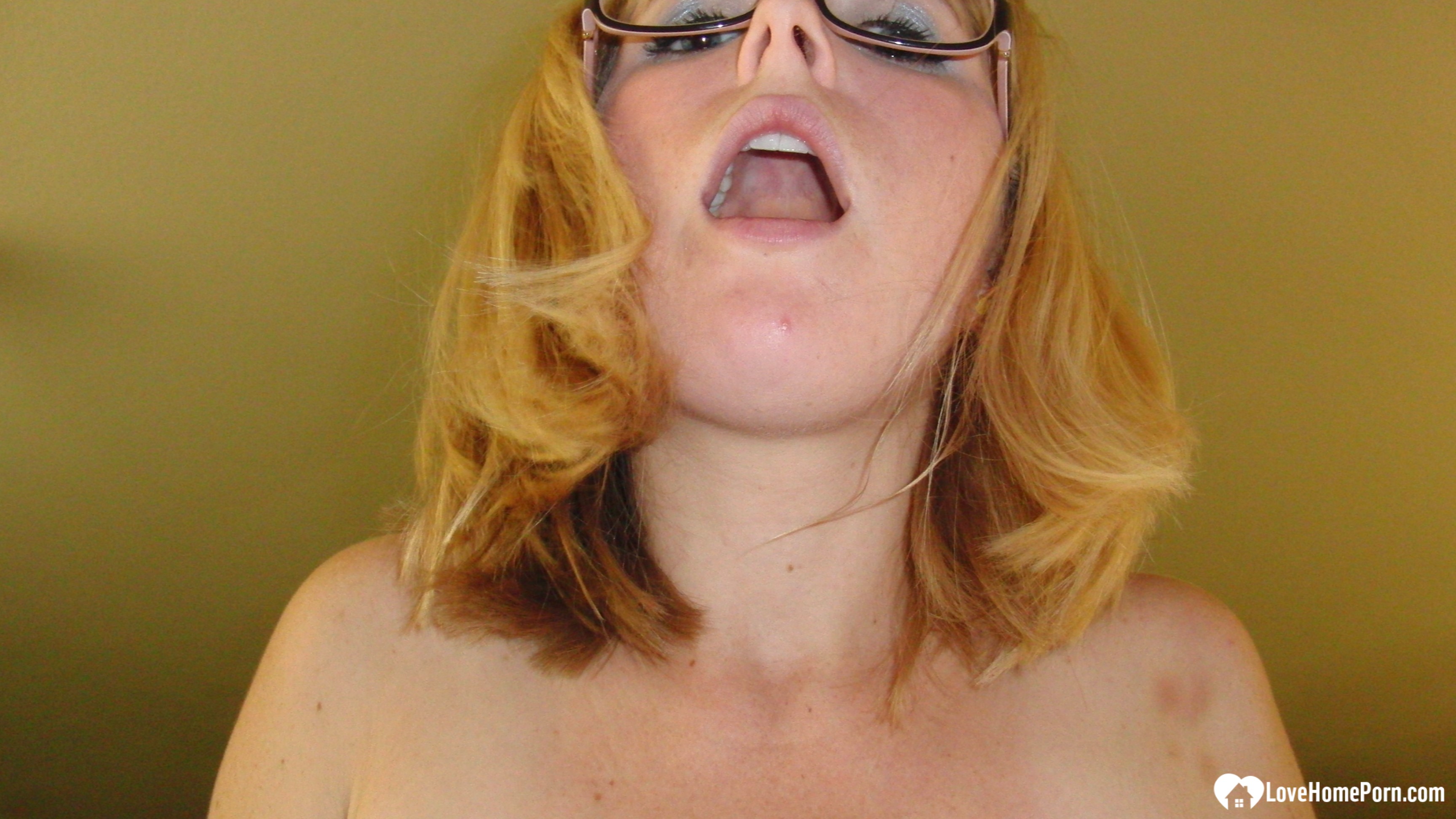 Blonde with glasses knows how to suck dick