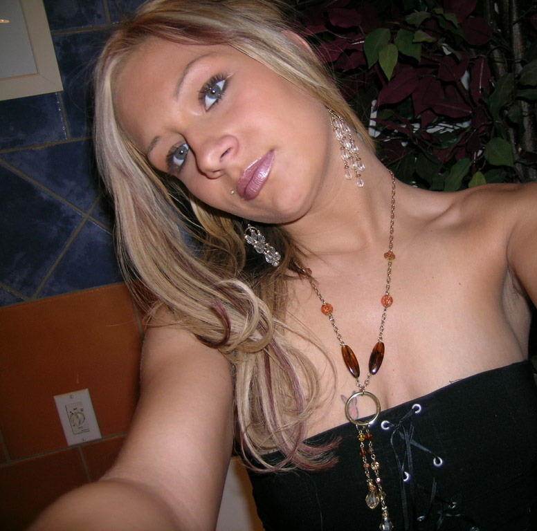 Naughty Amateurs 116