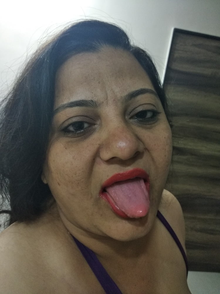Big busty Indian matured aunty