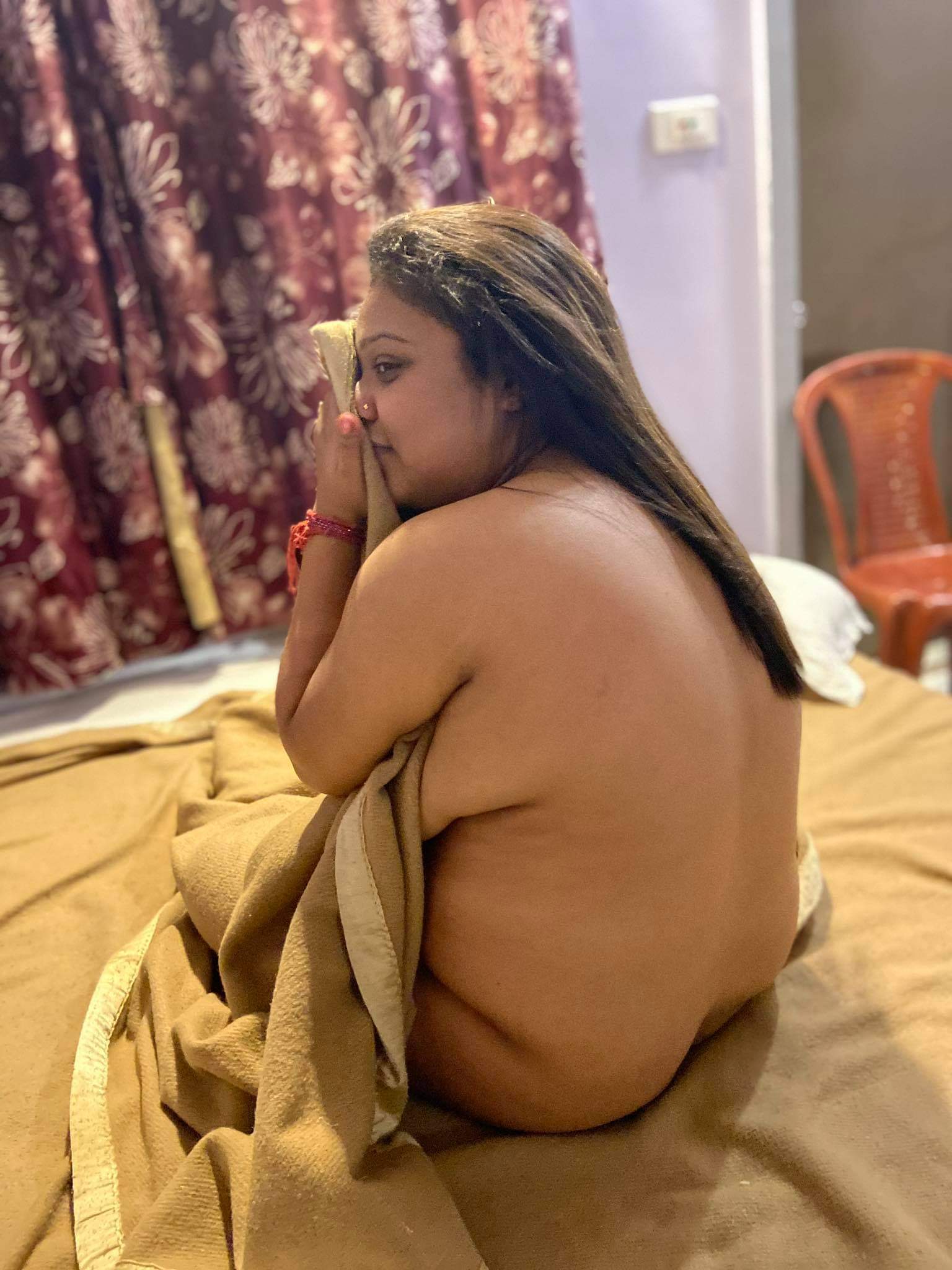 Indian Busty Chubby bebe pic