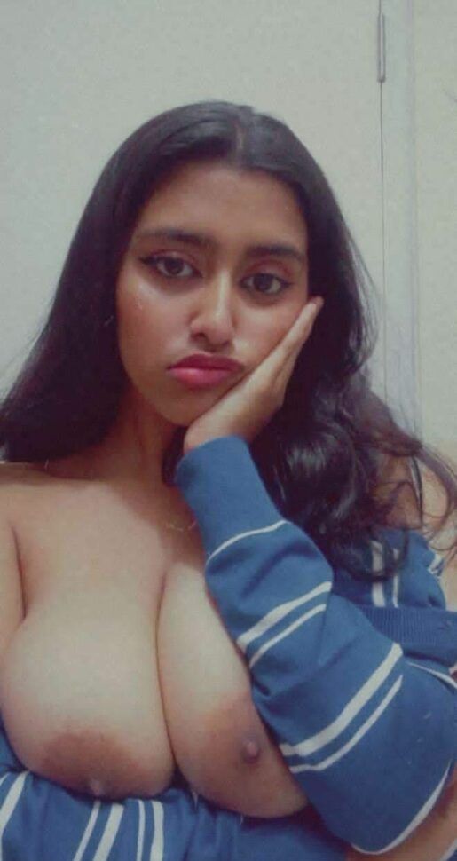 Sexy Indian girlfriend big tits