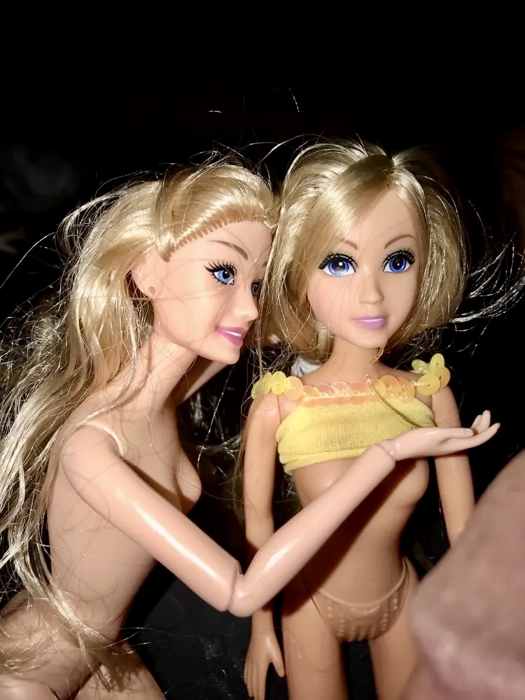 2020 dolls rub precum on face and cumshot