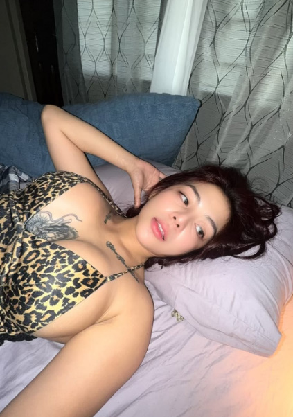 Back to Hot Girl
