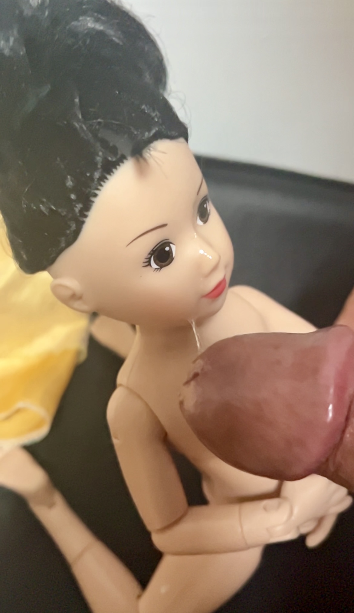 Disney’s Snow White doll playing sex and cumshot facial