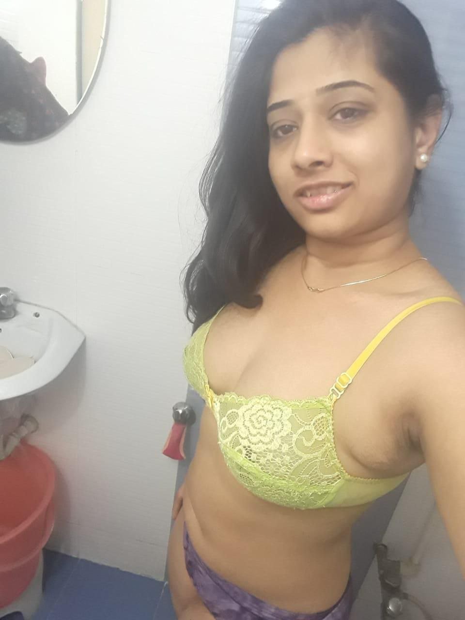 Bengali girl sex at cotching center with boss