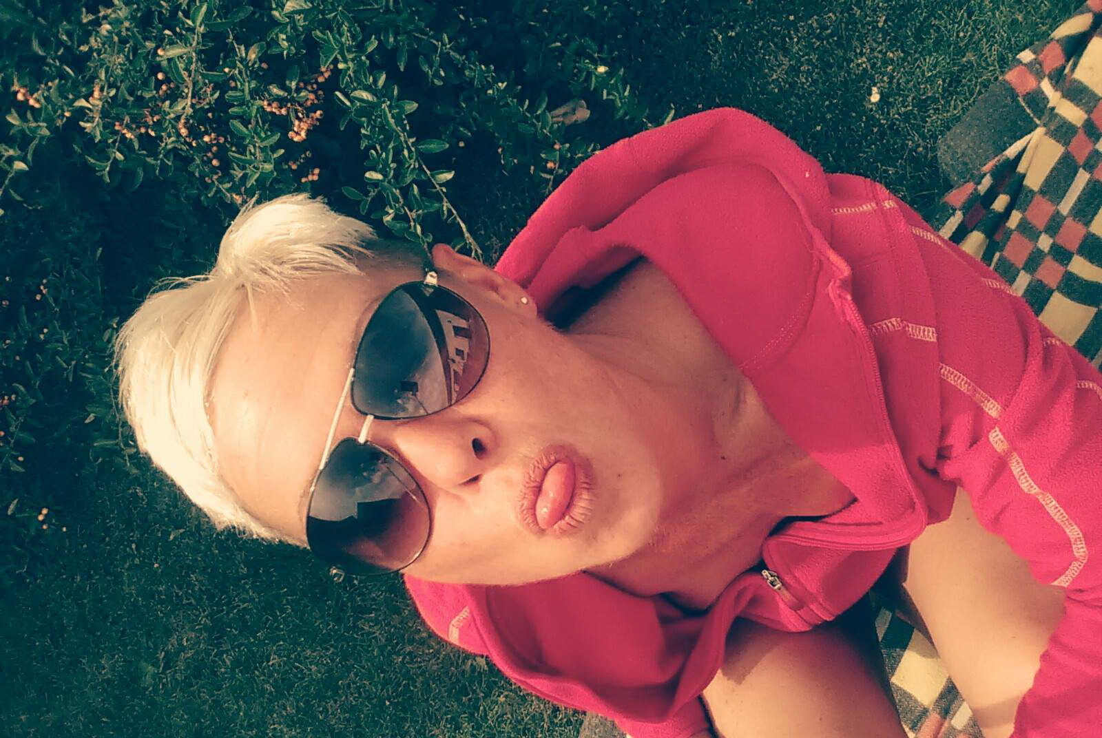 Short Hair Blonde MILF Selfies