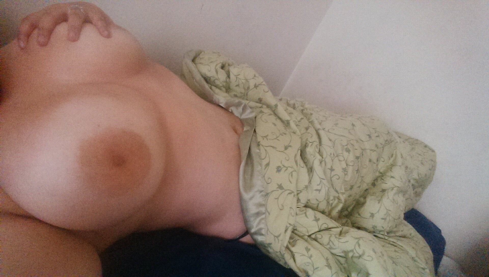 Amateur Teen With Enormous Big Tits