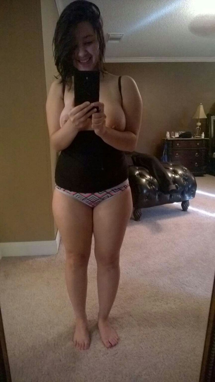 Big Booty Selfie Brunette Sexy Babe