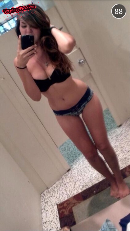 Sexy SnapChat Teens Naked Selfies