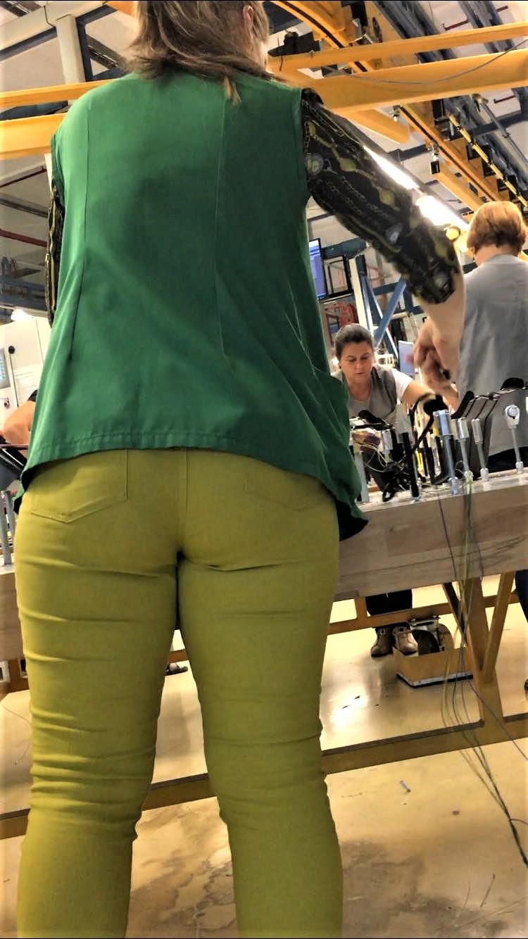 amazing big booty MILF