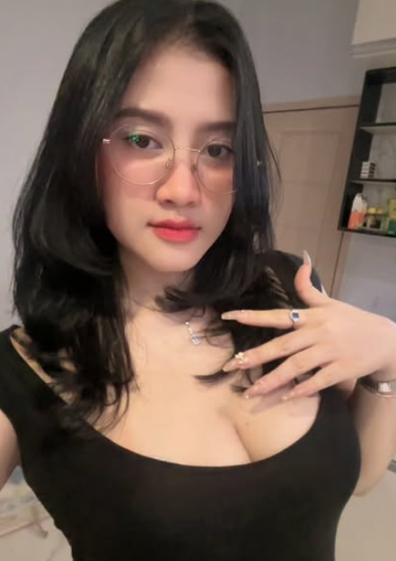 Back to Hot Girl