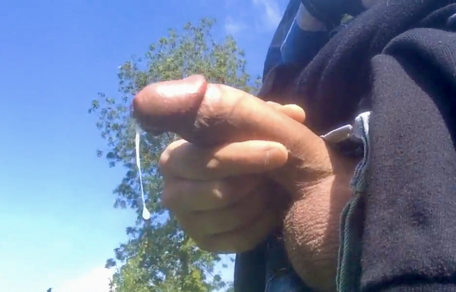 2021/2022 outdoor cumshots trying to flash my cock