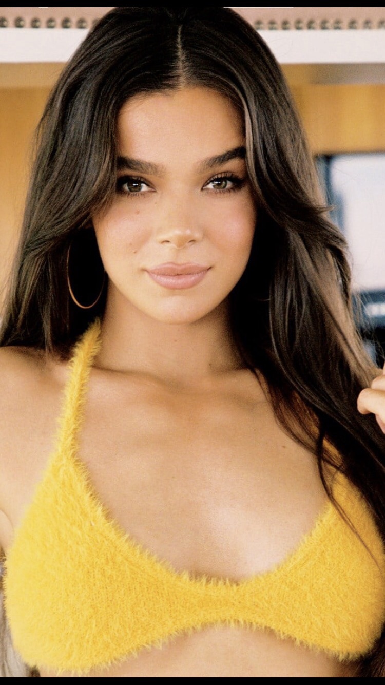hailee steinfeld nudes and hot pics