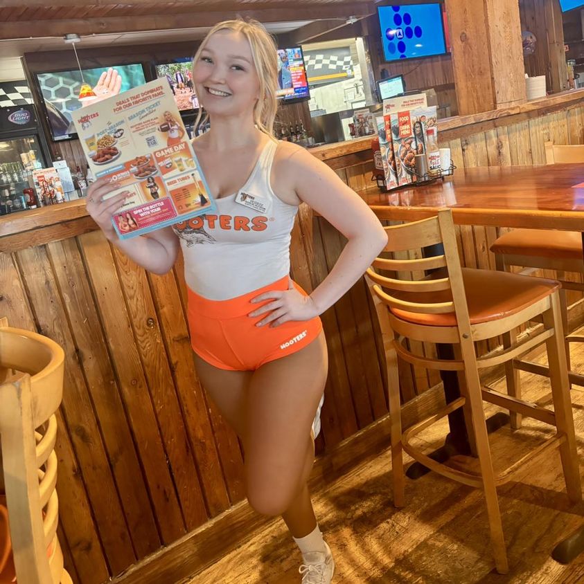 hooters girls