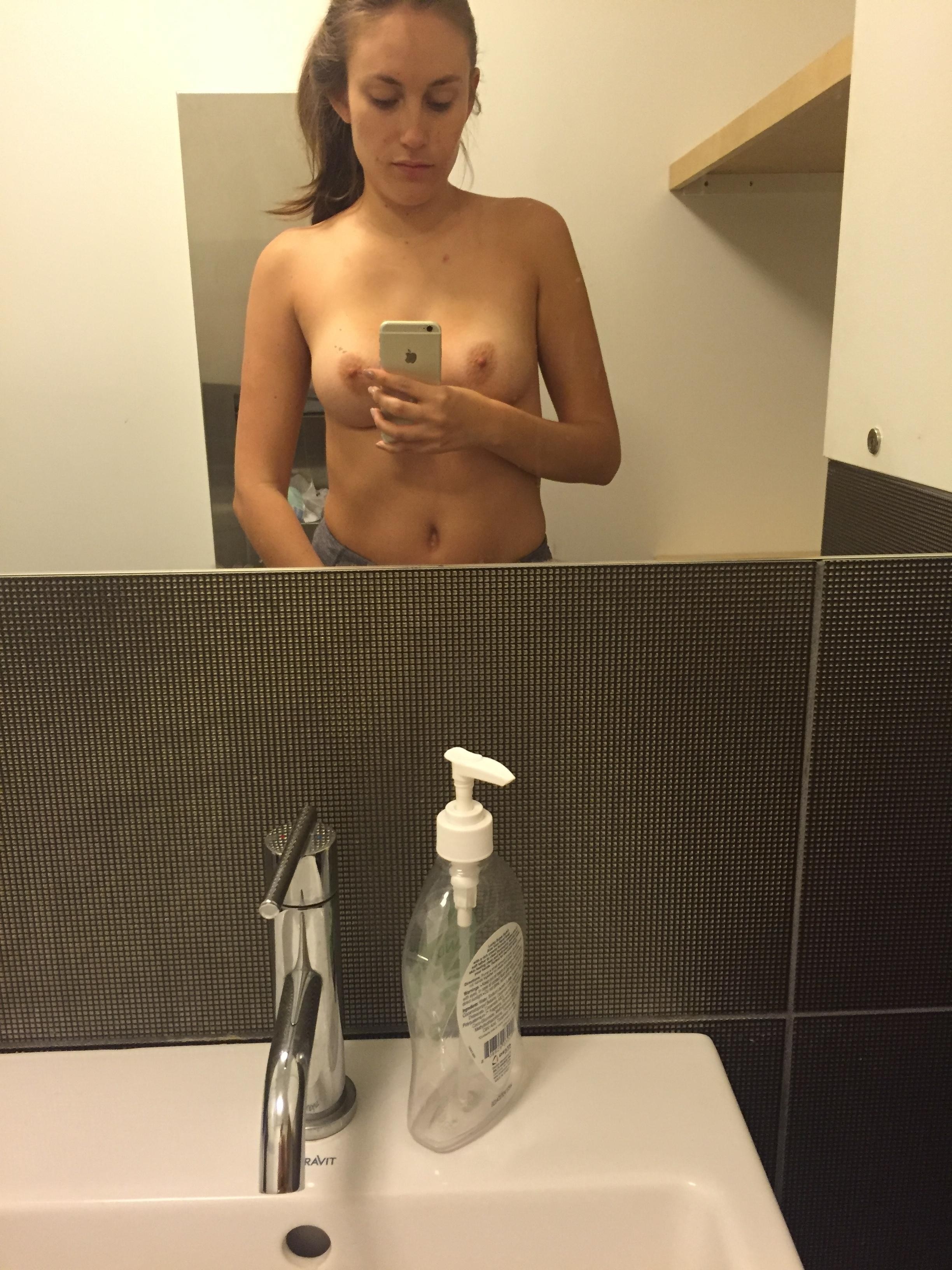 Incredible Selfie Brunette Tanned Babe Wow