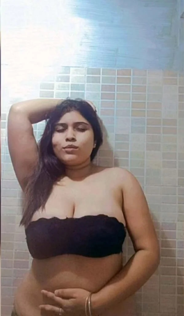 Desi Busty Girlfriend