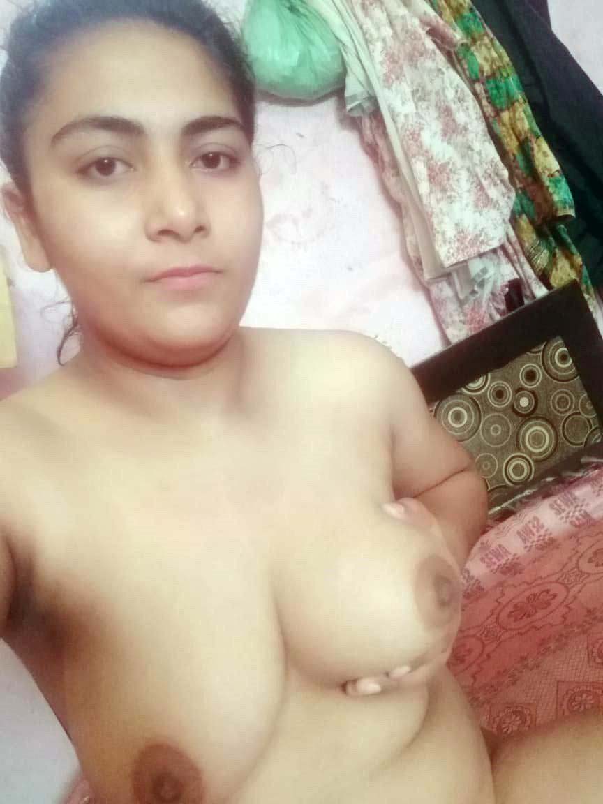 Hottest Panjabi Girl Showing