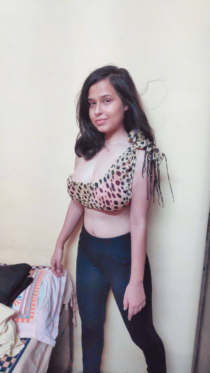 Indian Girl in Hotel Nude