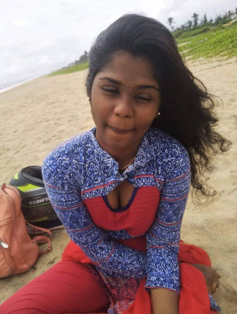 Indian Hot Tamil GF Anusha leaked Pics