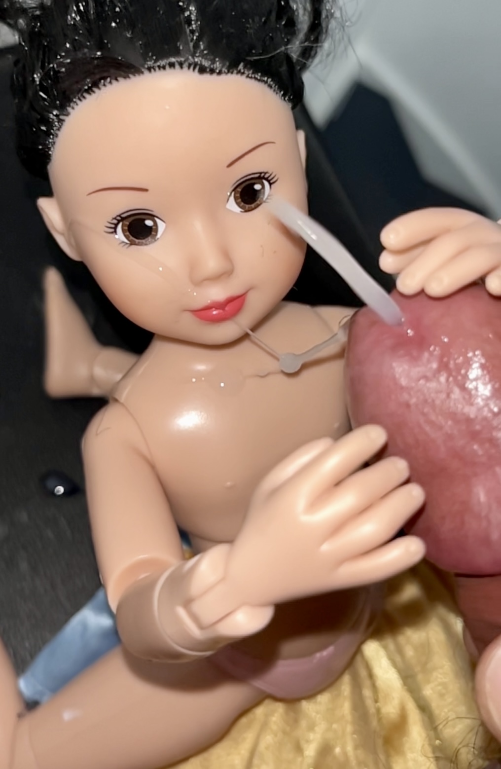 Disney’s Snow White doll footjob handjob precum and cumshot