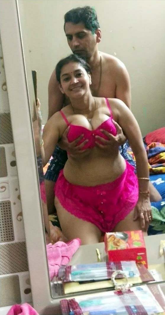 North Indian Mature Sexy Bhabhi Nude Pics