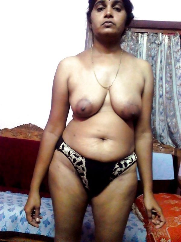 Indian Hot Mallu Wife Boobs Pics