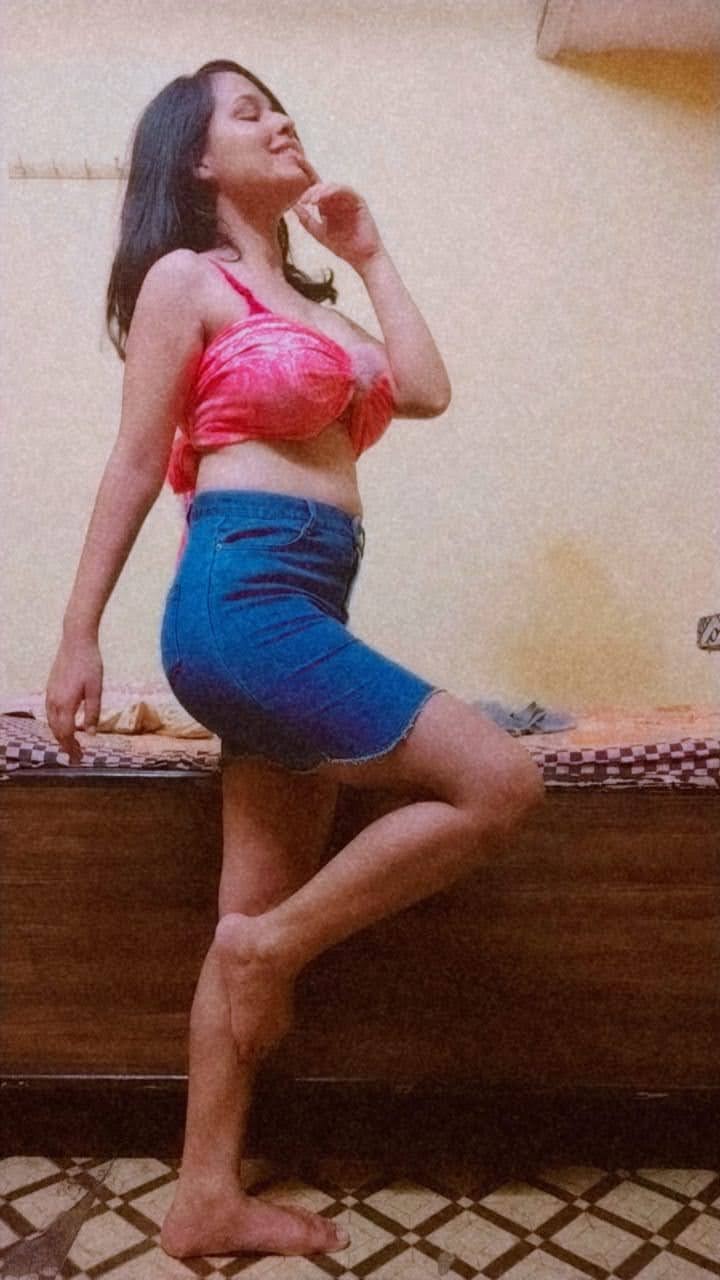 Indian Girl in Hotel Nude