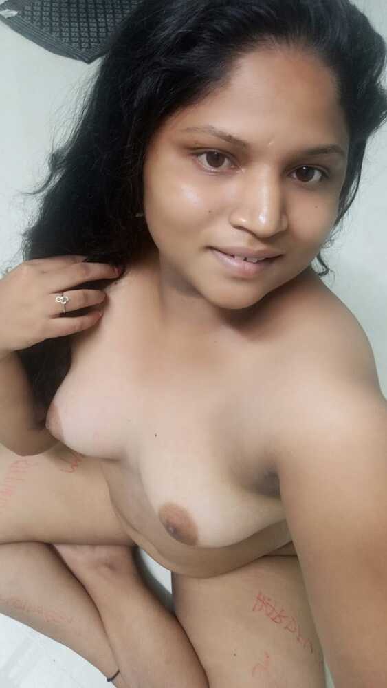 Cute desi nude girl