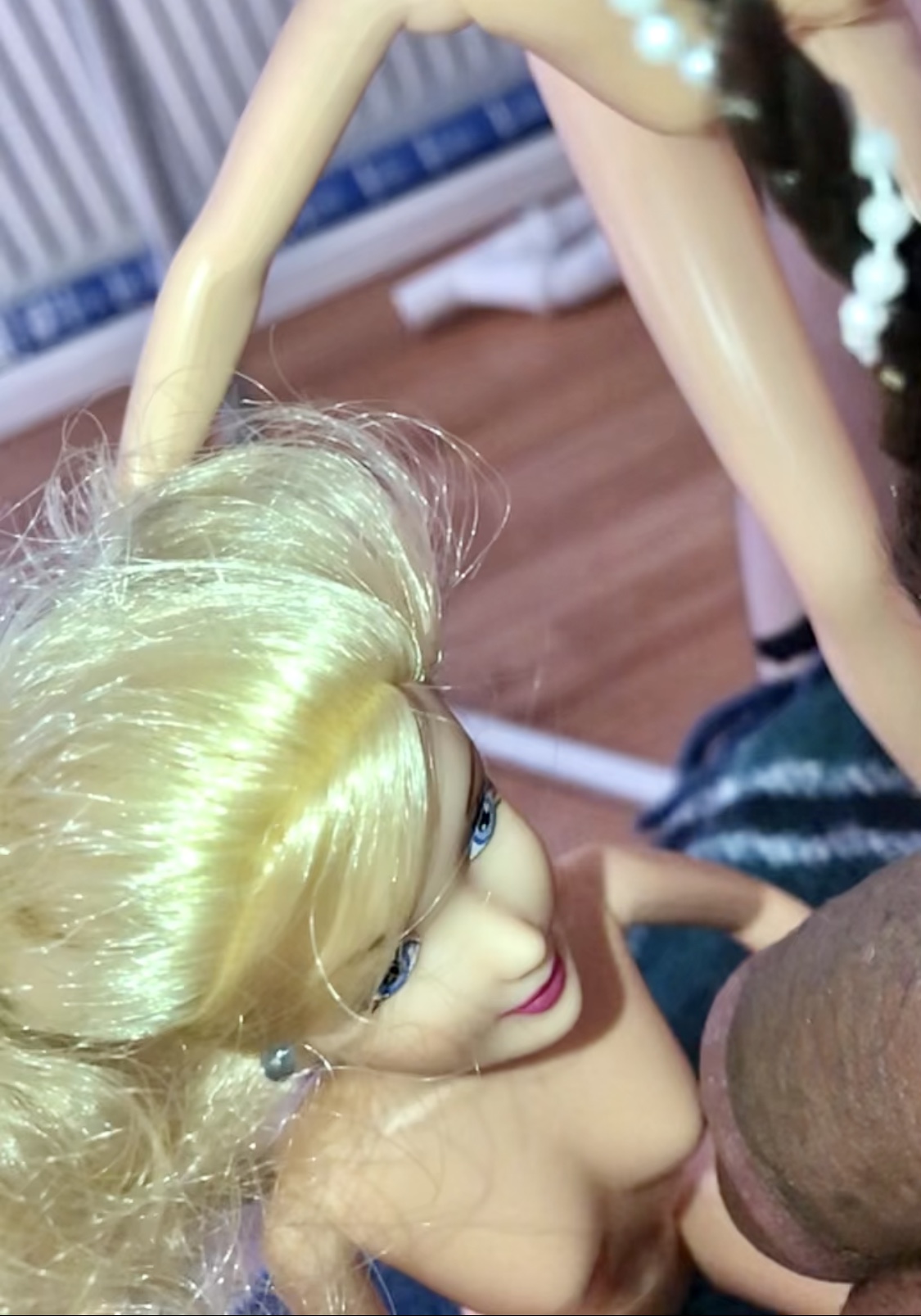 Smelly secondhand store Barbie threesome