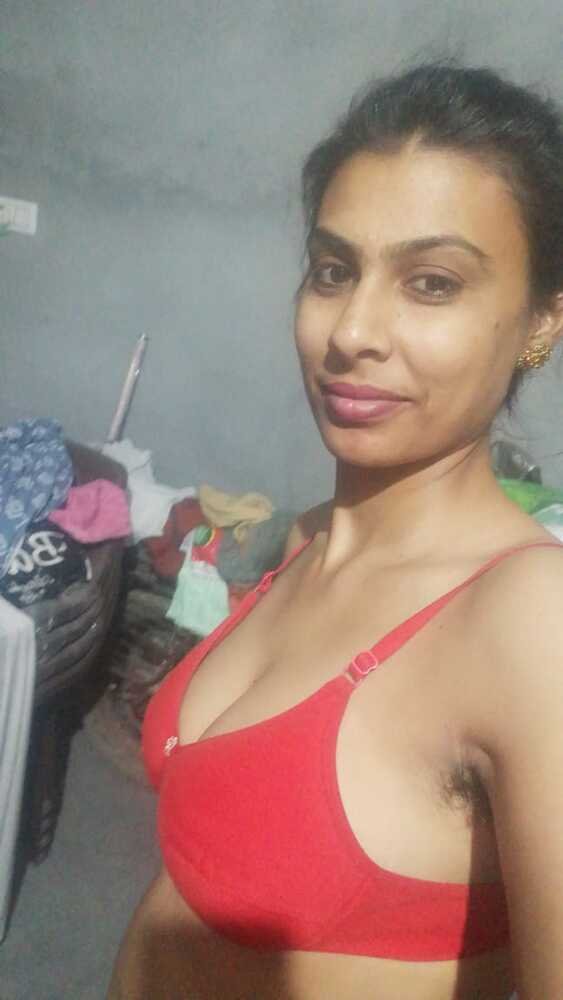 Indian Punjabi Bhabhi's big boob nudes leaked