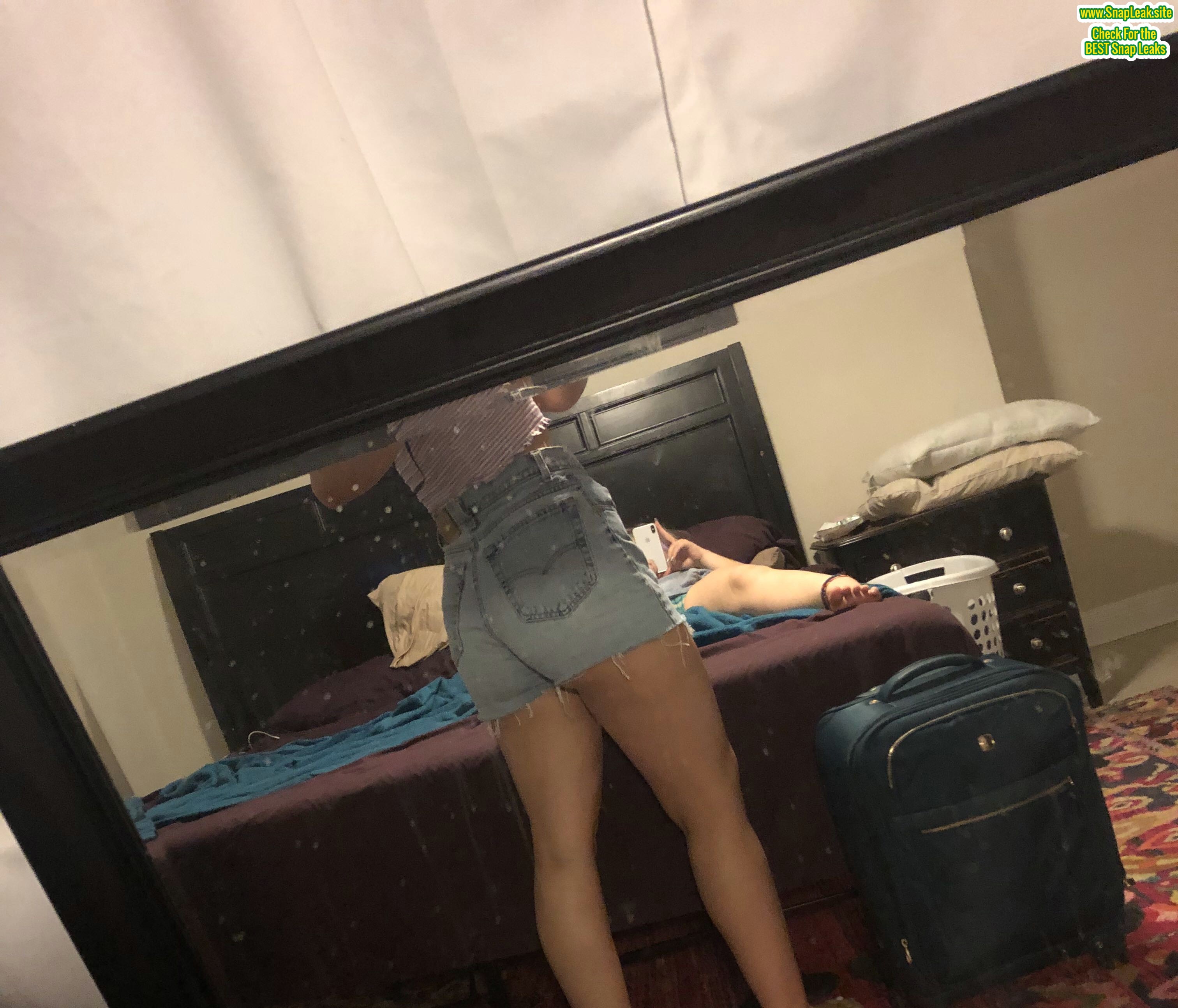 Stunning Blonde Teen (Leaked Snapchat)