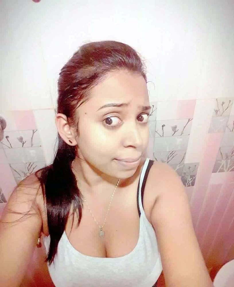 Indian Big Tits Horny Girl Bathroom Selfie