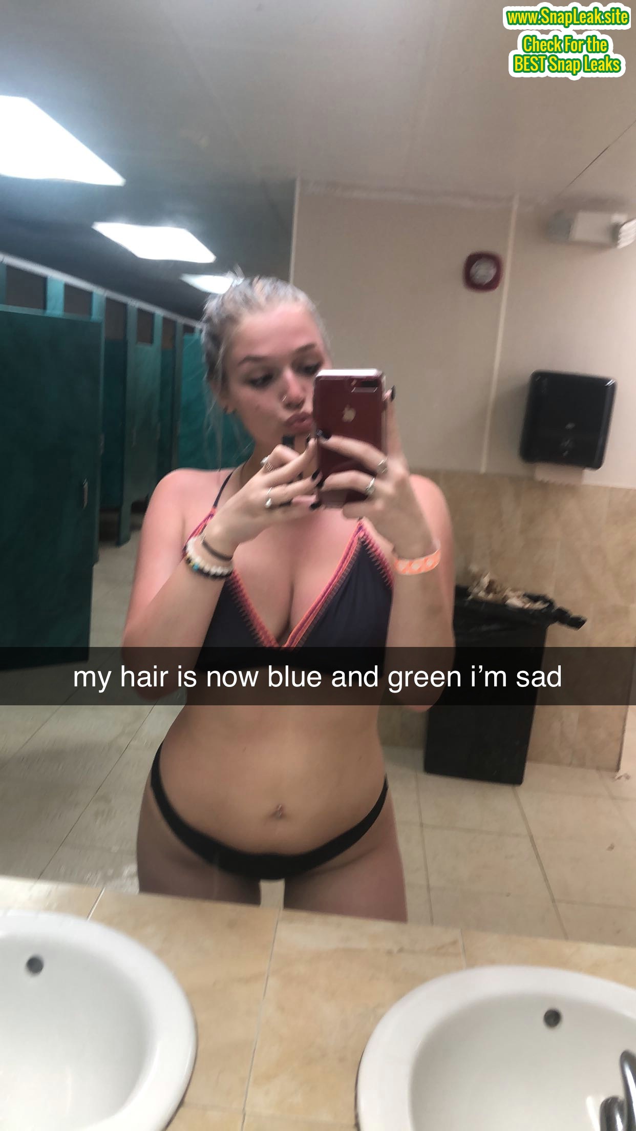 Stunning Blonde Leaked Snapchat Album